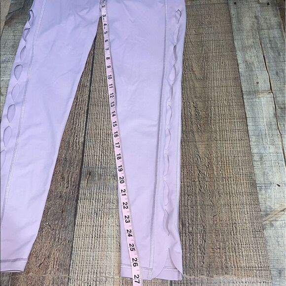 Victoria’s Secret knockout leggings open cutout side - Picture 7 of 8